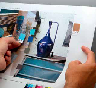 Цветопроба с индикаторами нормированного освещения Pantone Lighting Indicator Stickers D50